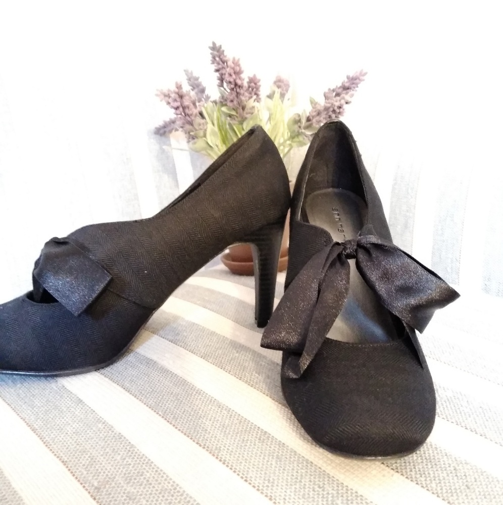 NEW Ann Marino pump heels